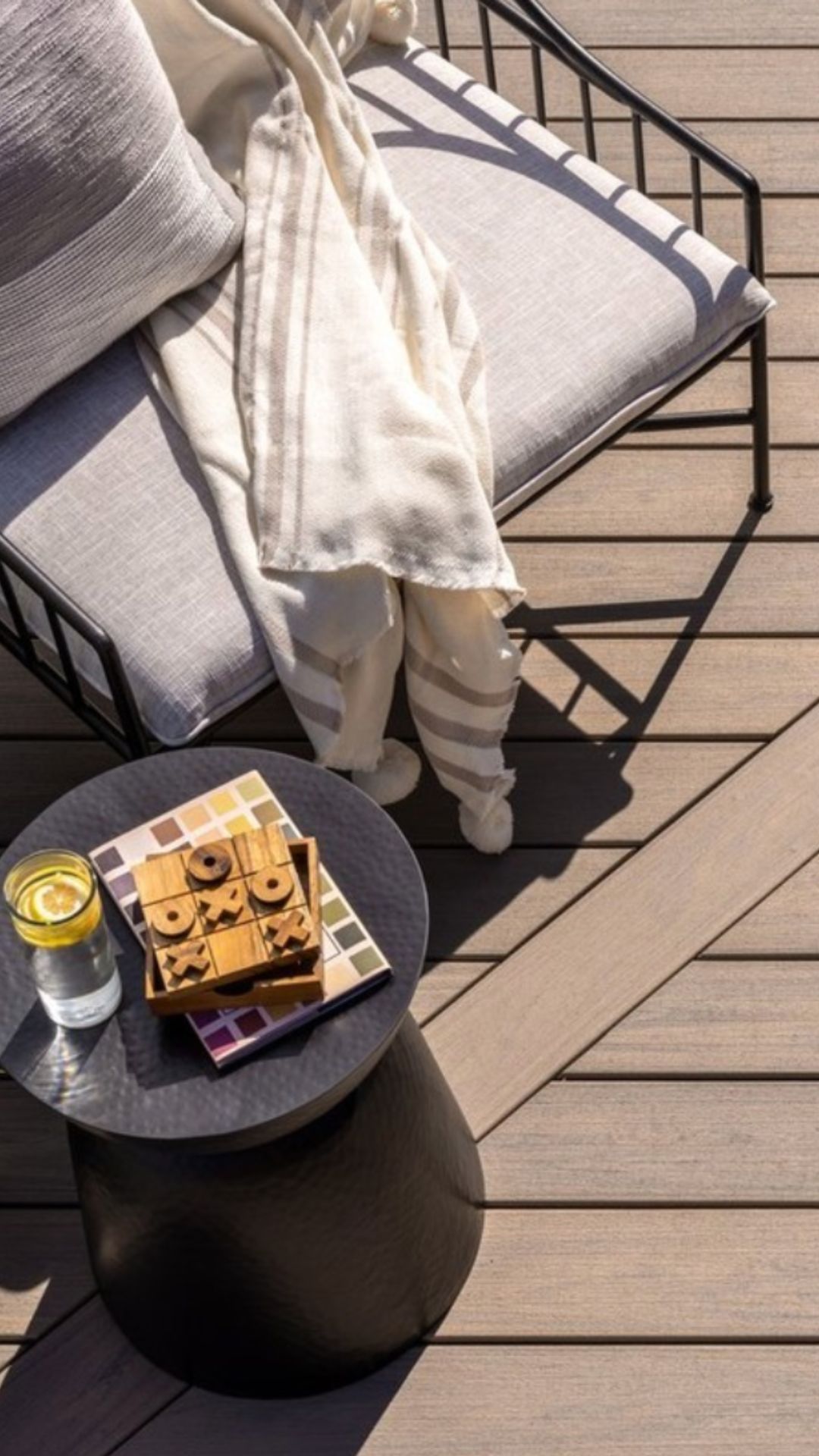 Trex Transcend® Lineage™ Decking in Biscayne Trex Transcend® Lineage™ Decking in Biscayne